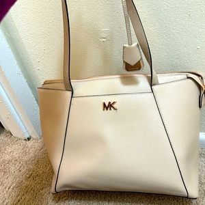 Micheal Kohrs Large Tote Bag